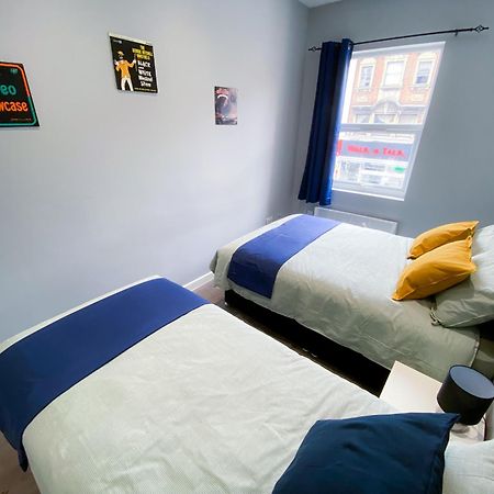 Modern 1 Bedroom Flat In Wood Green Londres Extérieur photo