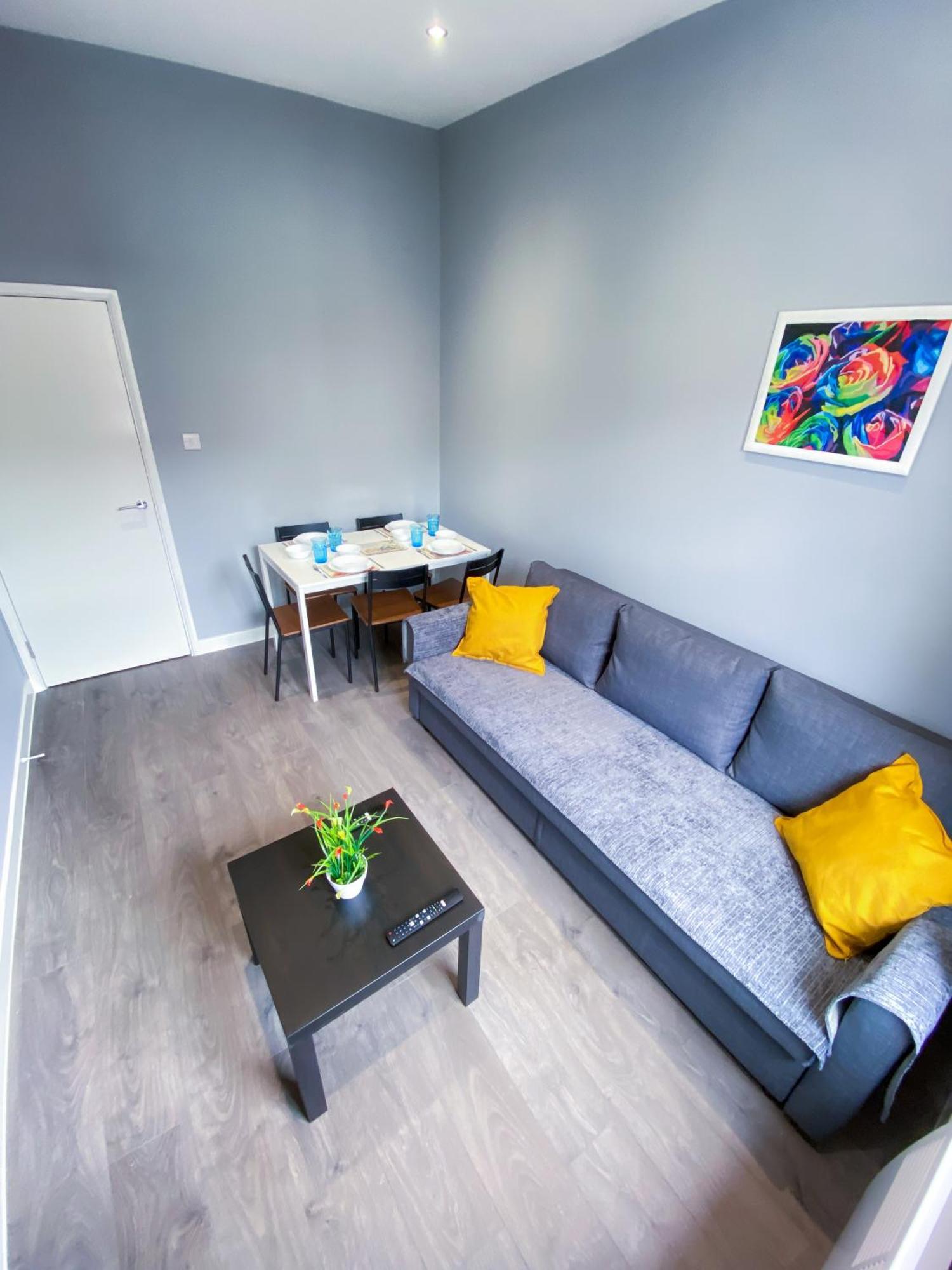 Modern 1 Bedroom Flat In Wood Green Londres Extérieur photo