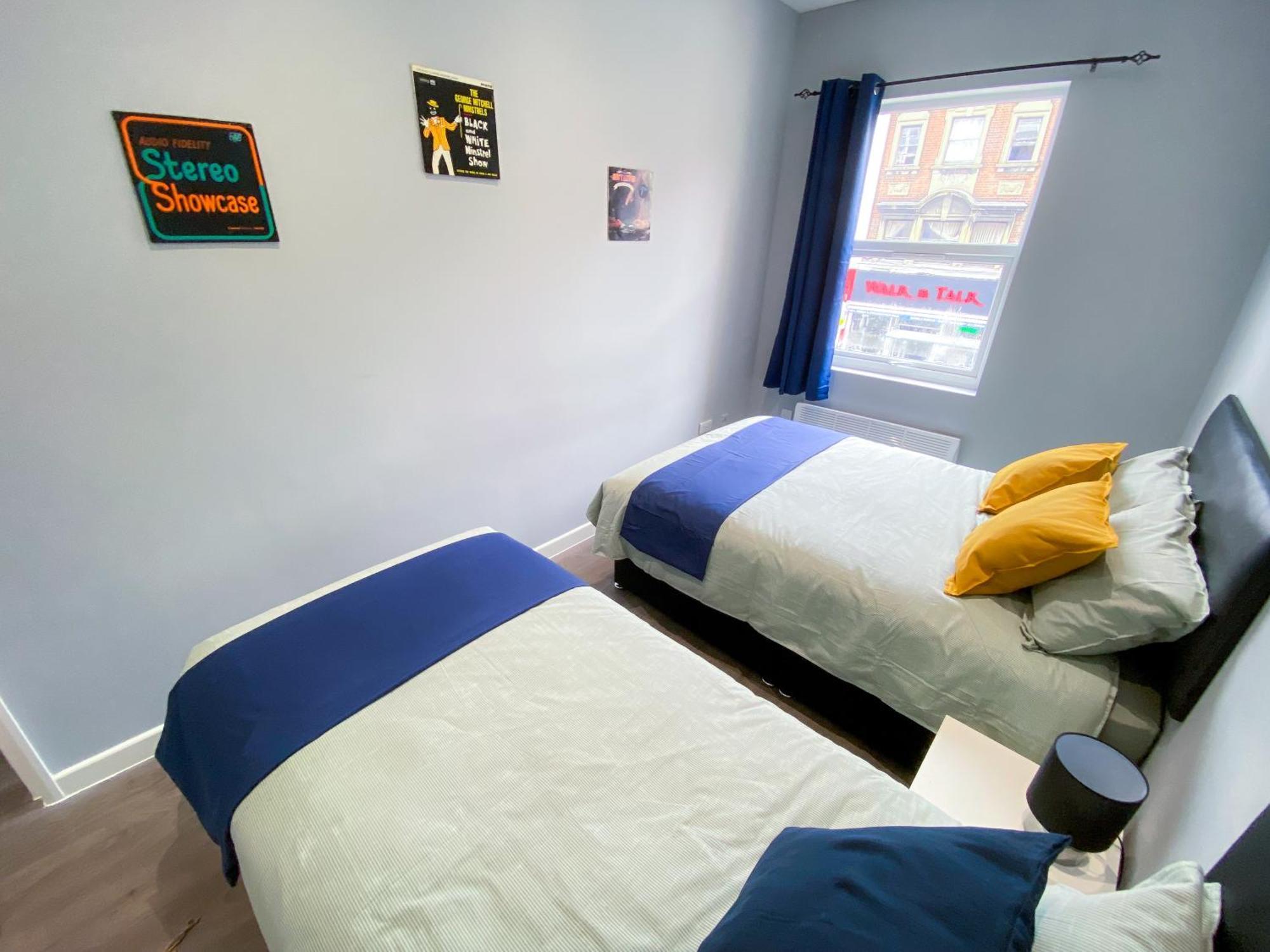 Modern 1 Bedroom Flat In Wood Green Londres Extérieur photo
